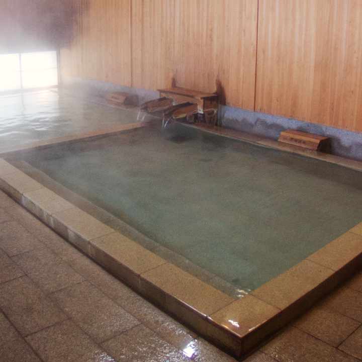 Kusatsu Onsen Gozanoyu bathtub