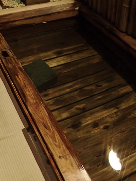 Shimobe Onsen Yukiya Cave bath