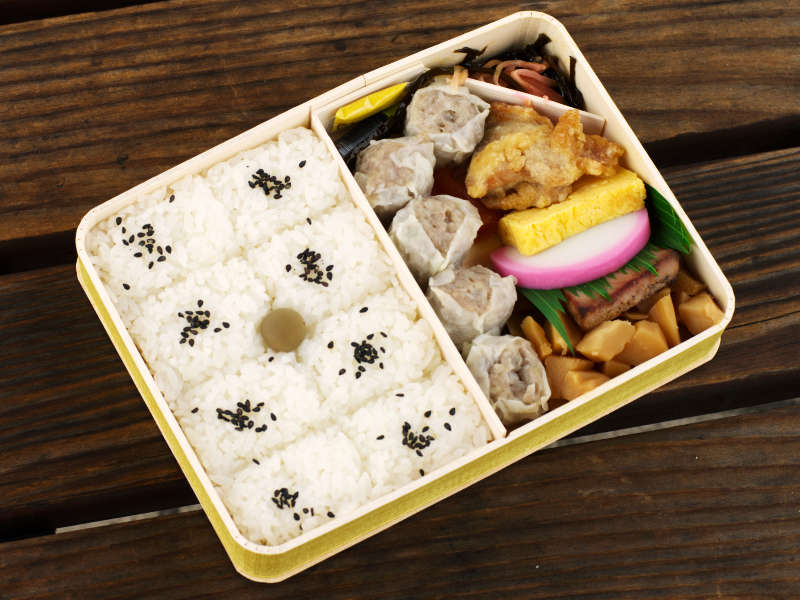 The whole of Kiyoken's Shiumai Bento