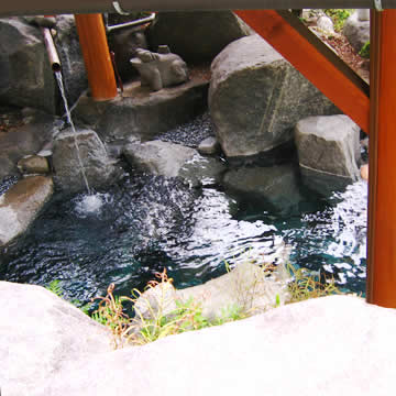 Hayabusa-onsen open-air bath