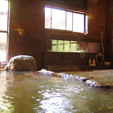 Yamaguchi-onsen bathtub and washing area