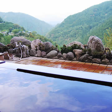 十谷温泉山の湯眺めの湯浴槽からの景色