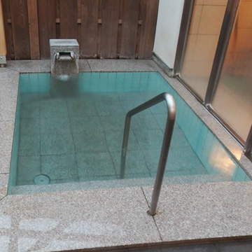Shimosuwa Onsen Tanganoyu open-air bath