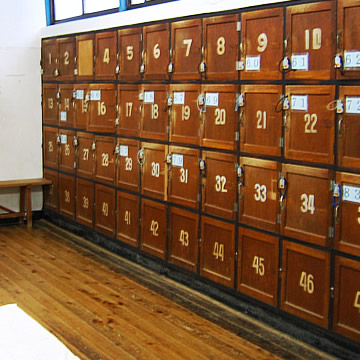Yukawa Bentennoyu undressing room, Ito Onsen